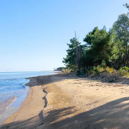 Sunbreeze-beachfront Luxury 5 Bed 4 Bath-sleeps 10 Vilă Potamion